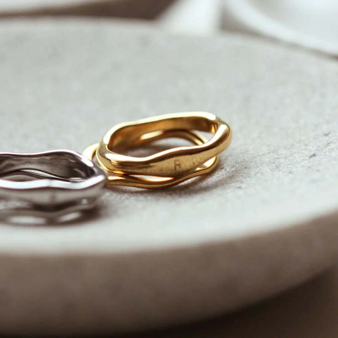 Sleek Wave Ring Diamond Wedding Ring Minimalist Diamond Engagement Ring Sleek Wave Ring Diamond Wedding Ring Minimalist Diamond Engagement Ring