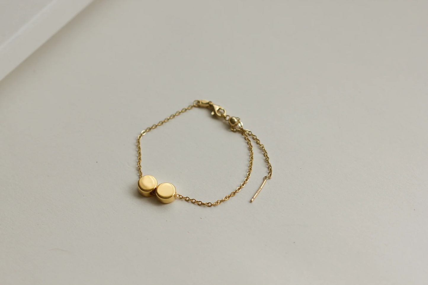 HORIZON Mini Round Initial Bracelet (Sterling Silver/Gold Vermeil)